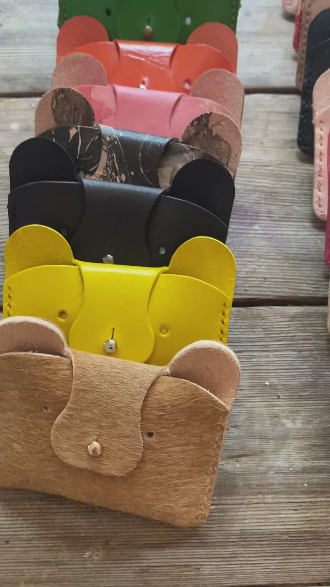 Veg-Tan Bear Wallet –  Leather Card Case