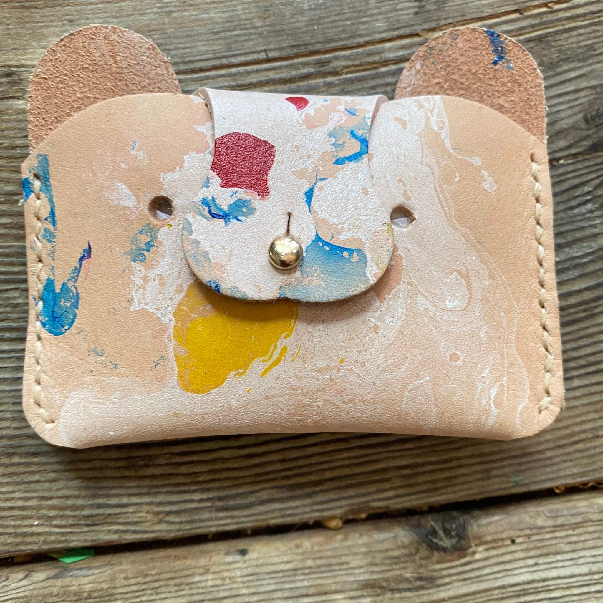Veg-Tan Bear Wallet – Leather Card Case - La Tabla