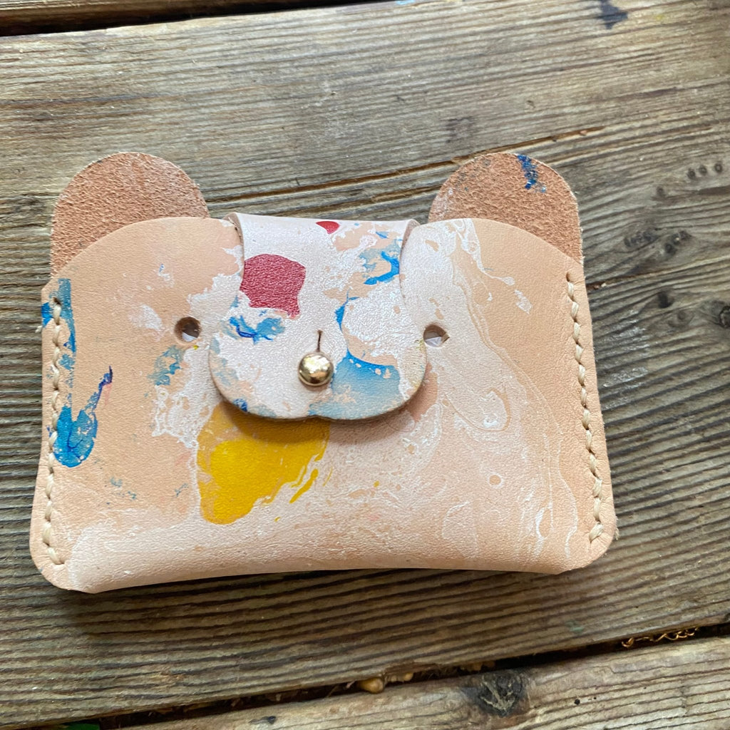 Veg-Tan Bear Wallet – Leather Card Case - La Tabla