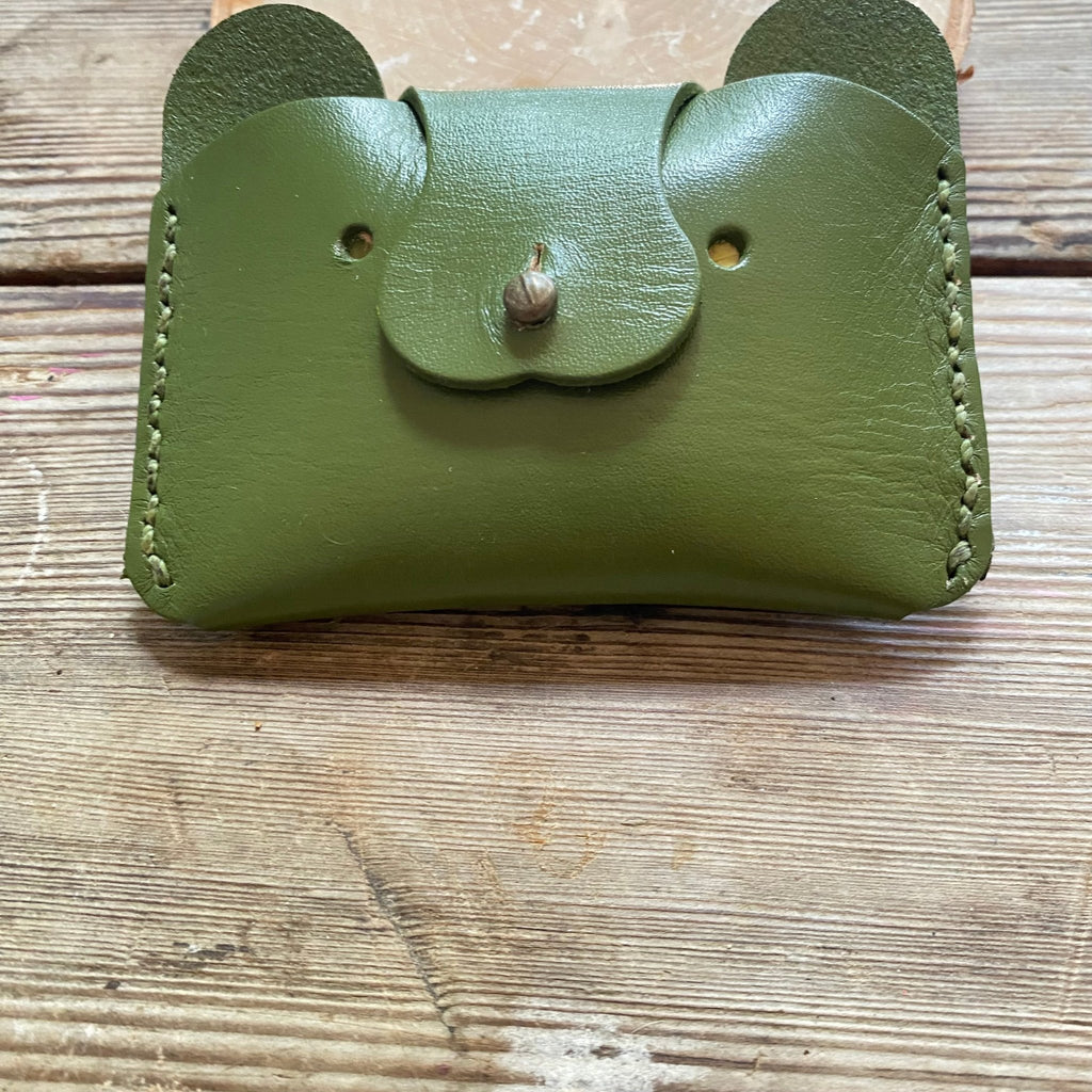 Veg-Tan Bear Wallet – Leather Card Case - La Tabla